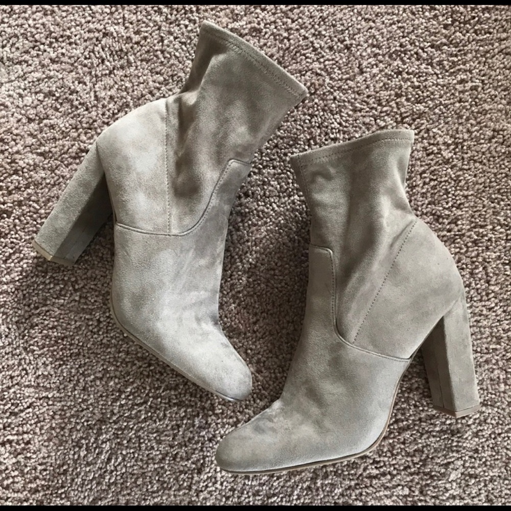 Steve Madden Echo Suede Booties